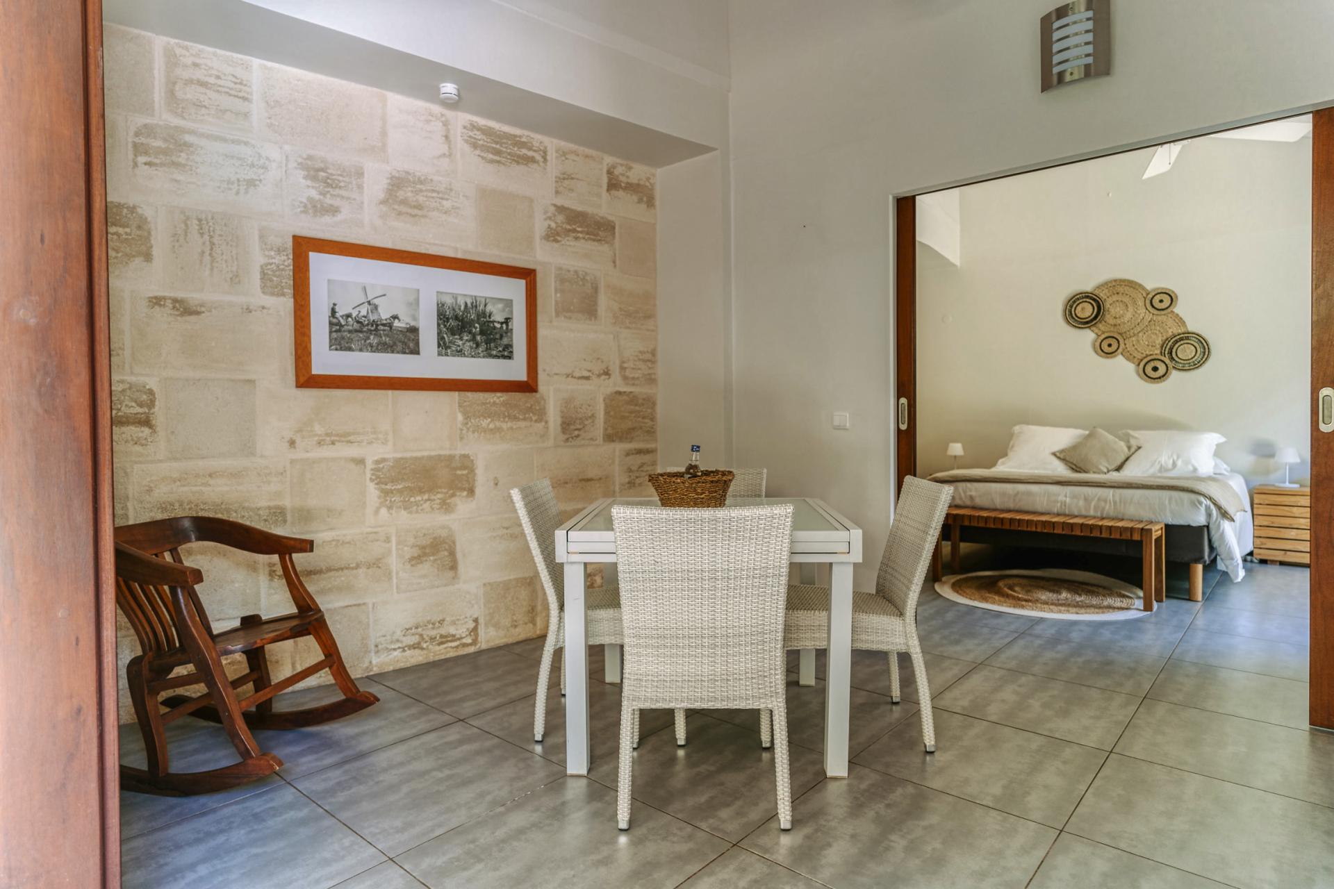 Lodge à louer pour 2 personnes avec piscine privée à Petit Bourg Guadeloupe_5